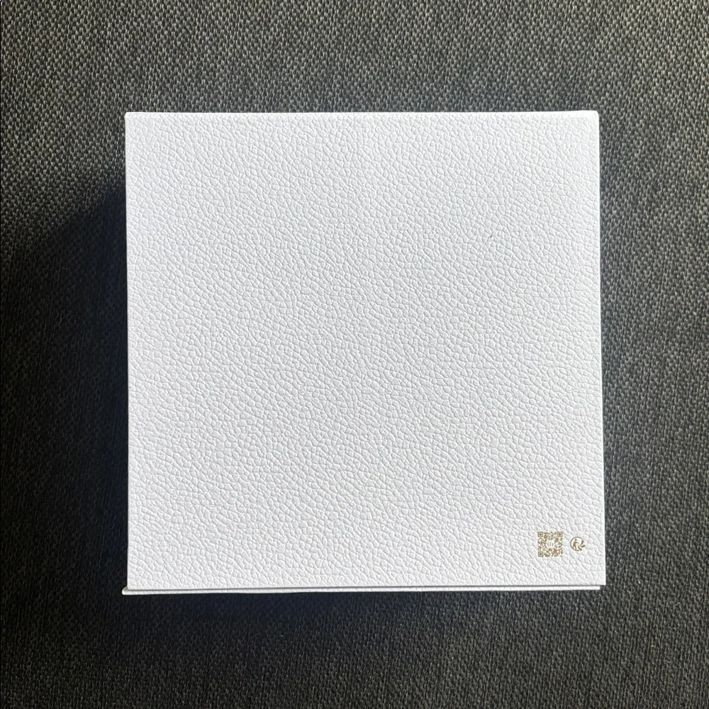 Dior White Box with Gold DIOR Logo - Picture 7 of 11